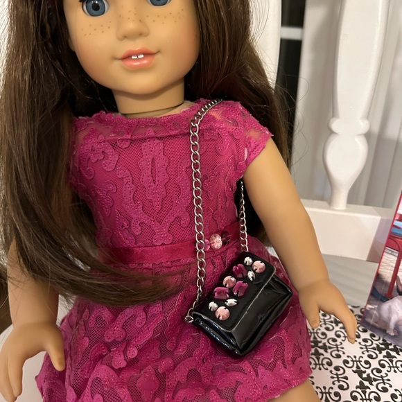 American girl doll - Picture 3 of 5